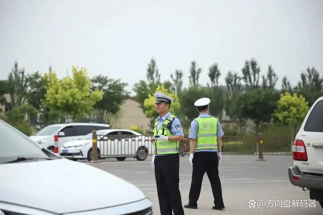 首违警告免罚条件_交管12123APP违章提醒_违章高发日期提醒