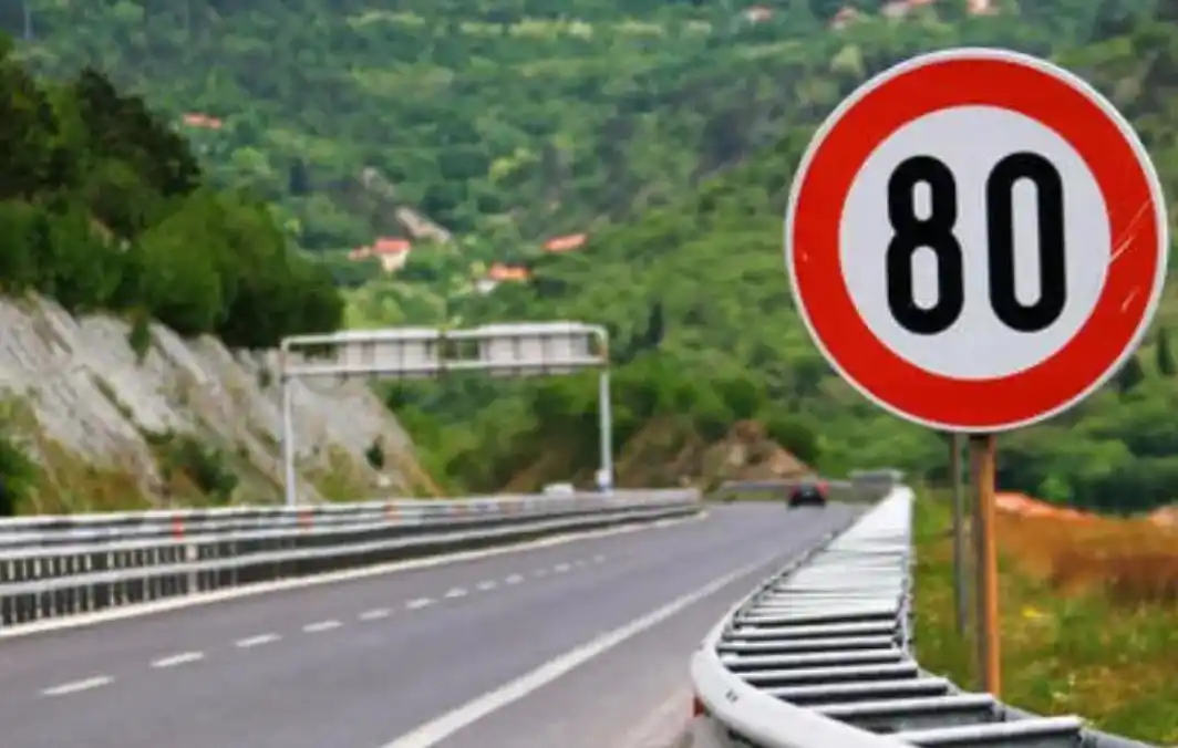 高速行车要点:安全车距、限速、路况观察与稳定行驶全知道