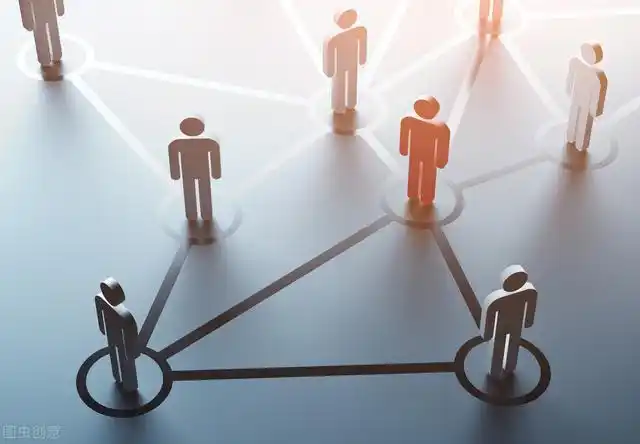 社交媒体助力高校创新，带来便利与挑战并存的大学社交新体验