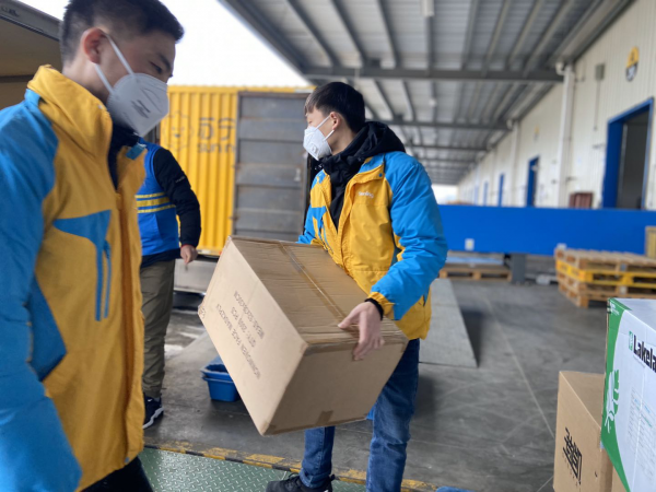 苏宁紧急调配疫情防控物资，支援武汉一线人员